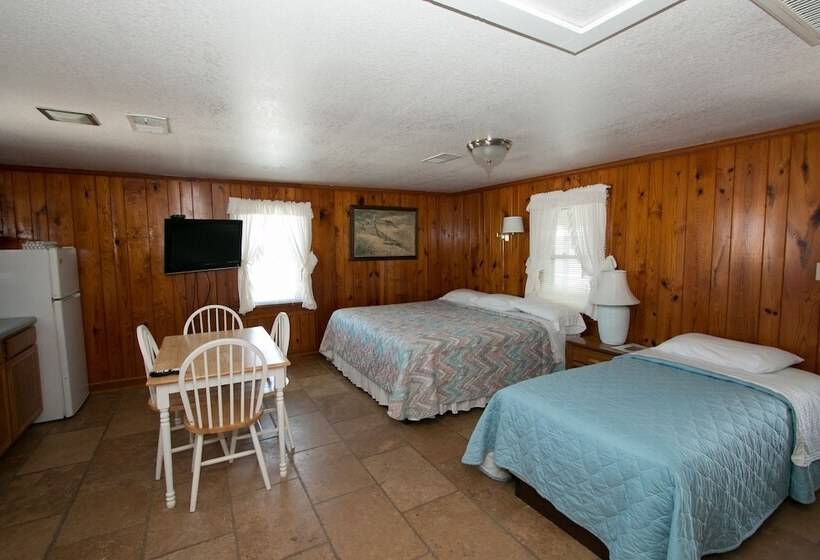 Студио Базик, Outer Banks Motel