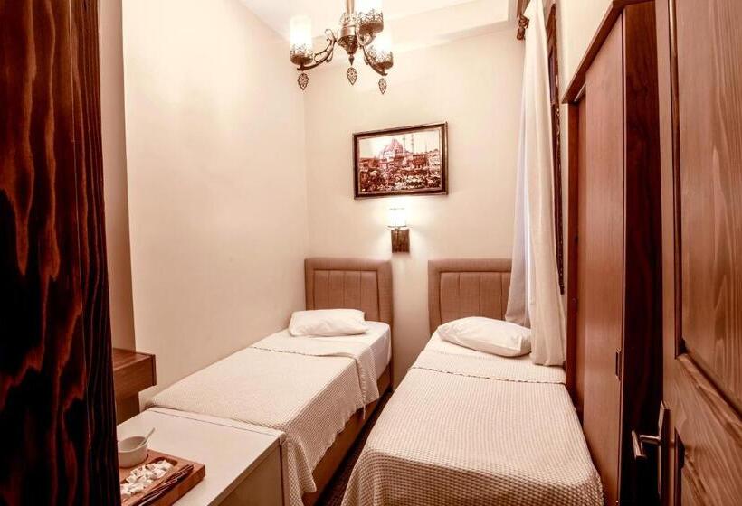 Junior Suite Rodzinny, Nan