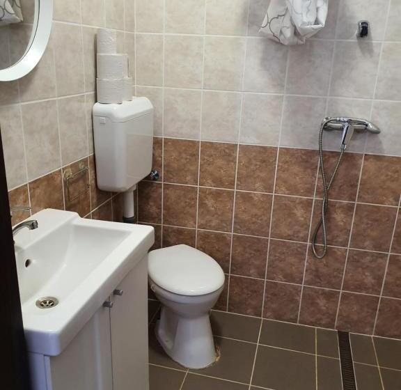 4인용 스탠다드 룸, Birs Vendégház