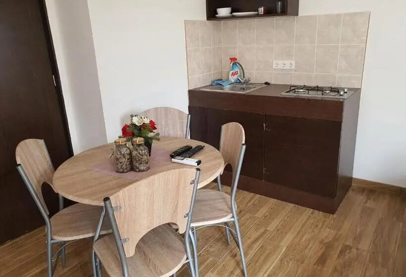 スタンダード4人部屋, Birs Vendégház