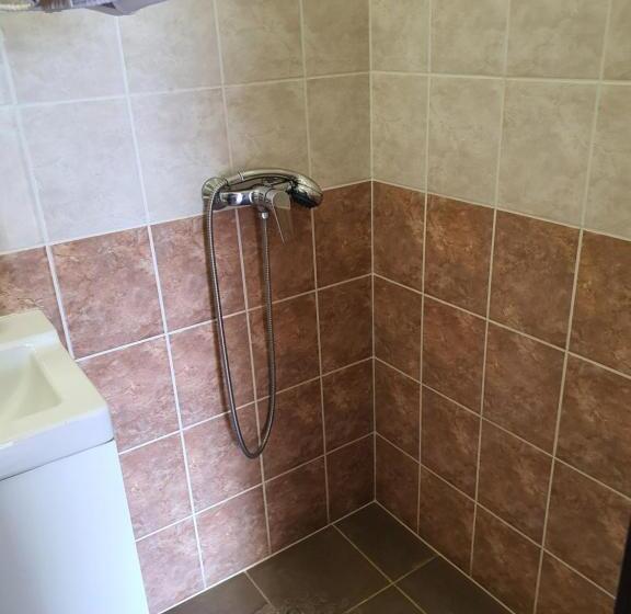 침실 1개 아파트, Birs Vendégház