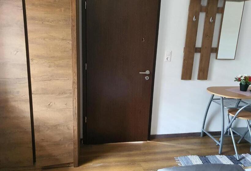 침실 1개 아파트, Birs Vendégház