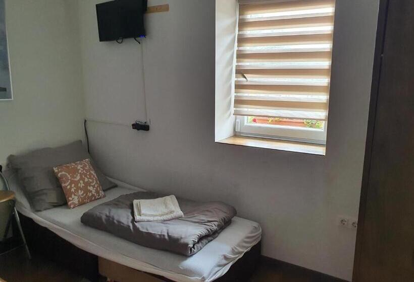 침실 1개 아파트, Birs Vendégház