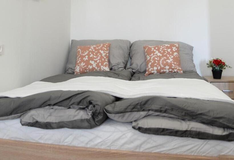 침실 1개 아파트, Birs Vendégház