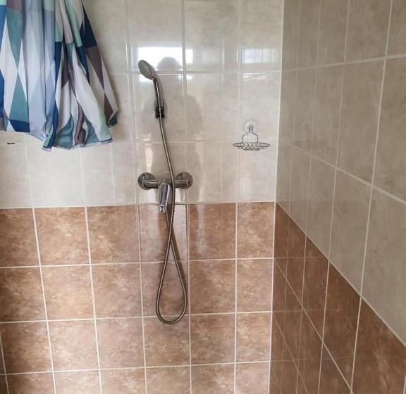 패밀리 룸, Birs Vendégház