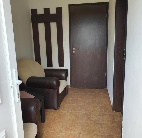 패밀리 룸, Birs Vendégház