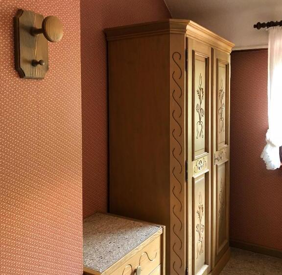 Standardrum, Gasthof Adler