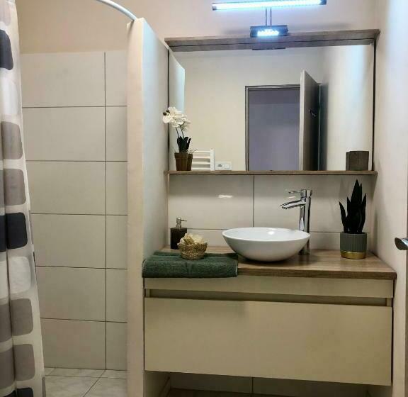 デラックストリプルルーム, Alenso Guesthouse