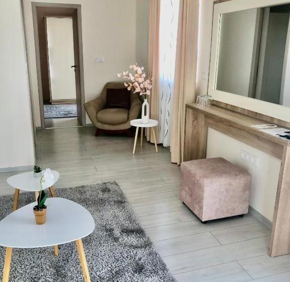 バルコニー付スイート, Alenso Guesthouse