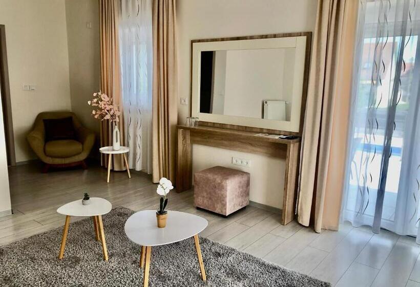 带阳台套房, Alenso Guesthouse