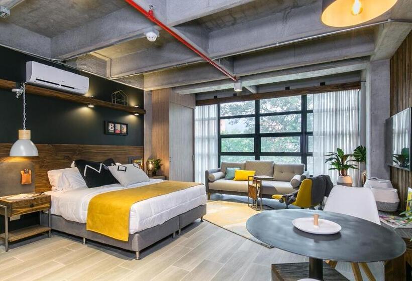 إستوديو ديلوكس, Factory Lofts