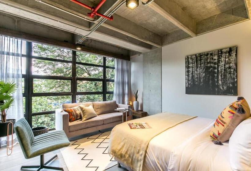 스탠다드 스튜디오 킹침대, Factory Lofts