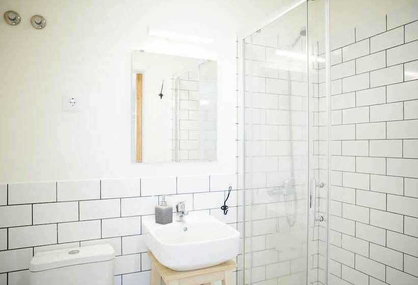 Номер Стандарт, The Holy Cow  Hostel & Suites