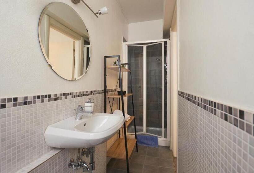 اتاق استاندارد سه نفره, B&b In Centro