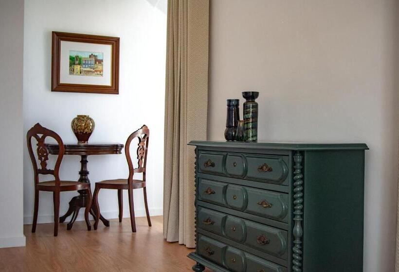 جناح, Casa Brazao Mira