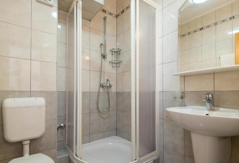 اتاق استاندارد با بالکن و چشم‌انداز دریا, Agava