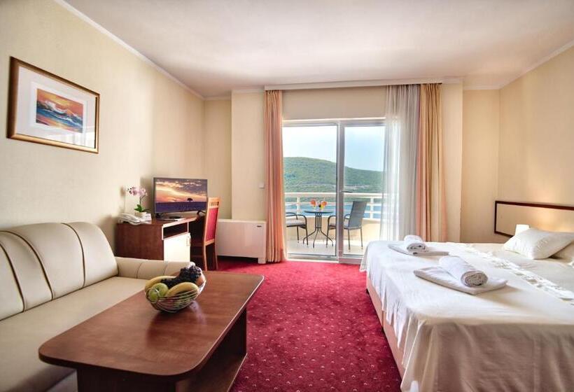 Triple Room Sea View, Agava