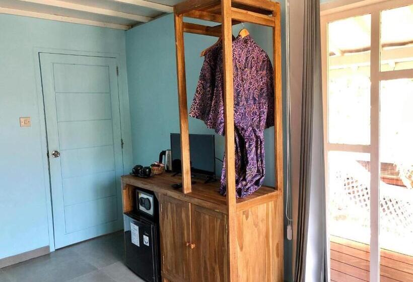 스탠다드 방갈로, Captain Goodtimes