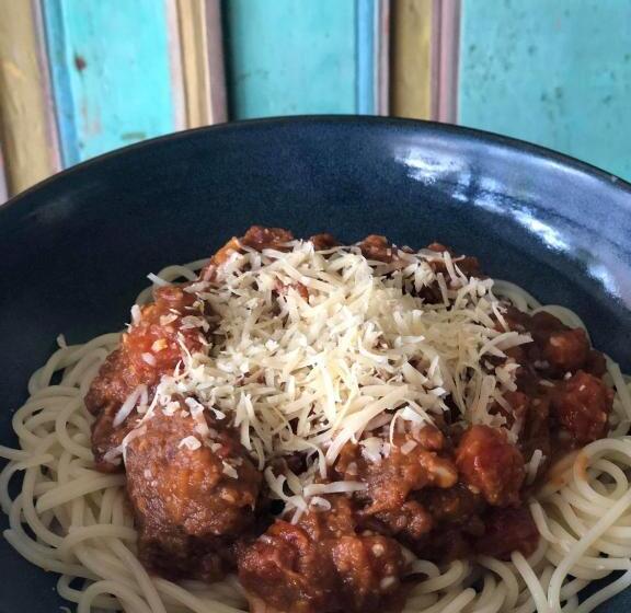 패밀리 방갈로, Captain Goodtimes