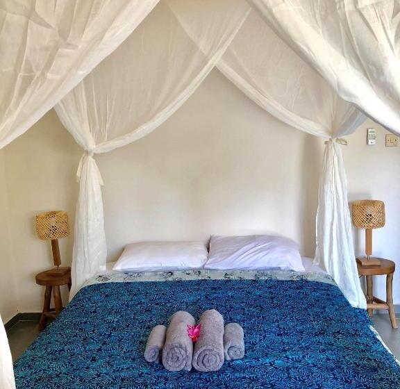 스탠다드 방갈로, Captain Goodtimes