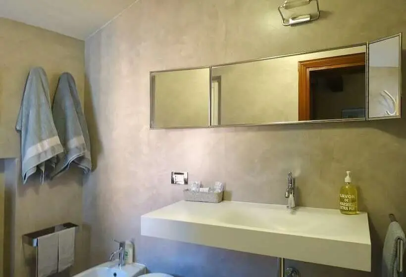 スタンダードルーム, Palazzo Arrivabene B&b