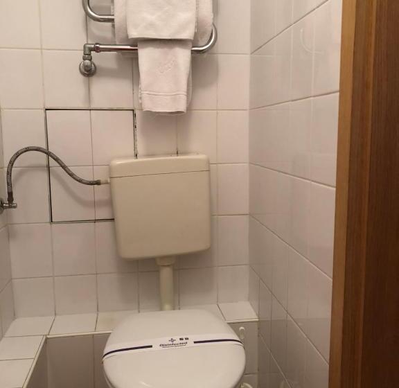 Standard Yhden Hengen Huone Jaettu Kylpyhuone, Bulvar Shevchenko
