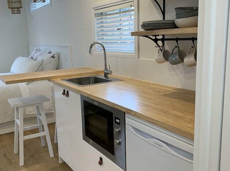 Хижина, Little Palm Cabins