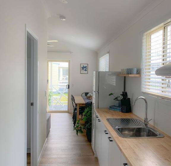 Апартаменты 2 Спальни, Little Palm Cabins