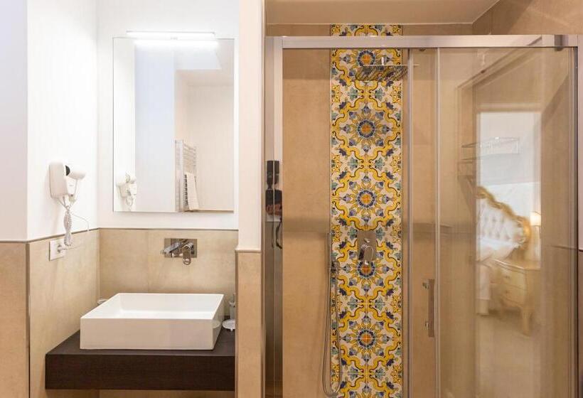 مجموعه ویستا شهر, Palazzo Marini B&b Di Charme