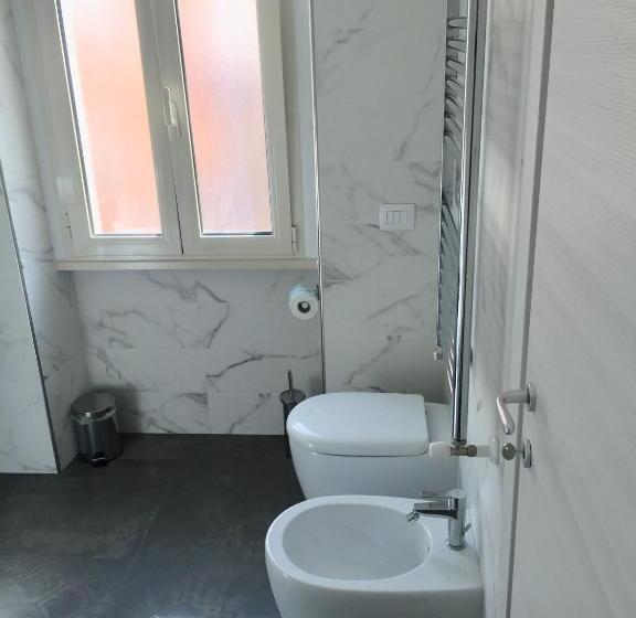 חדר דלוקס לארבעה, Il Viaggiatore Via Piave