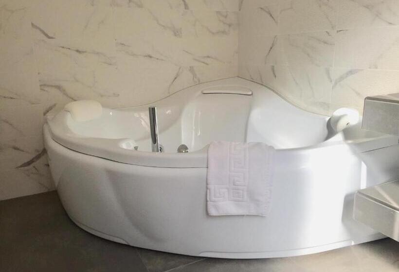 חדר דלוקס לארבעה, Il Viaggiatore Via Piave