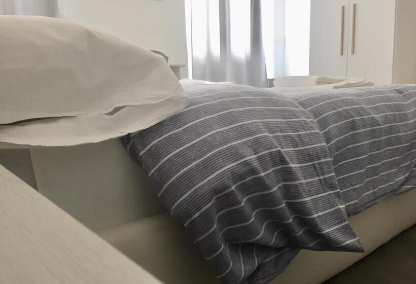 חדר קלאסי לשלושה, Il Viaggiatore Via Piave