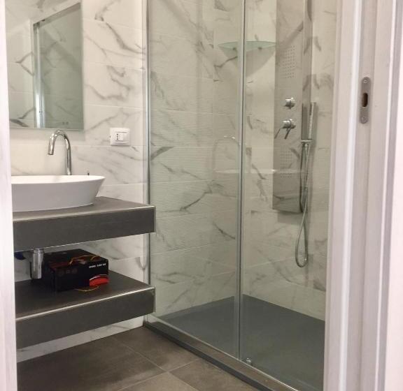 חדר קלאסי לשלושה, Il Viaggiatore Via Piave