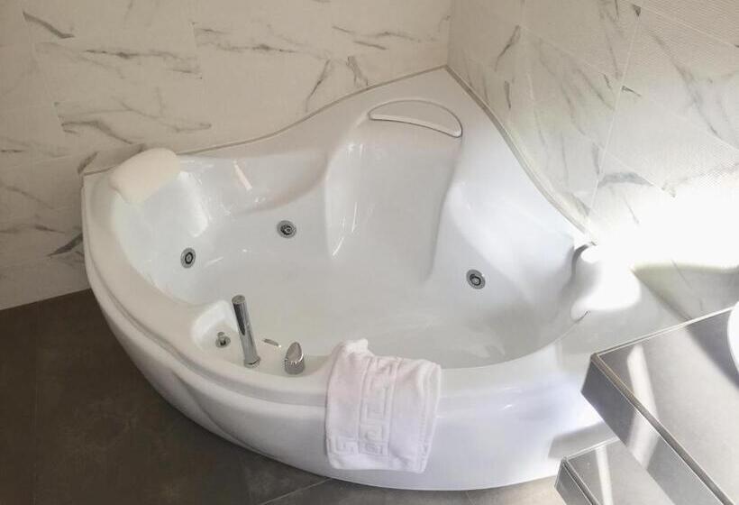 חדר דלוקס לארבעה, Il Viaggiatore Via Piave