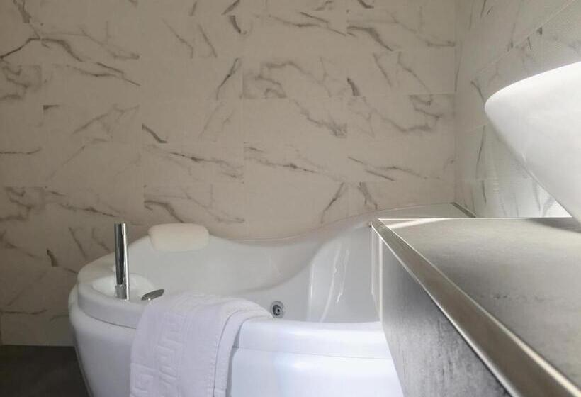 חדר דלוקס לארבעה, Il Viaggiatore Via Piave