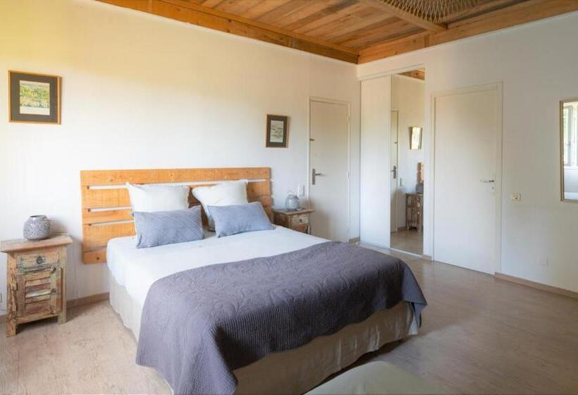 غرفة قياسية رباعية مطلة على الحديقة, Mas Des Prevots B&b