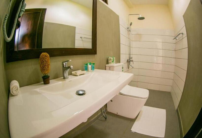 스탠다드 룸 풀장 전망, Royal Rock Sigiriya