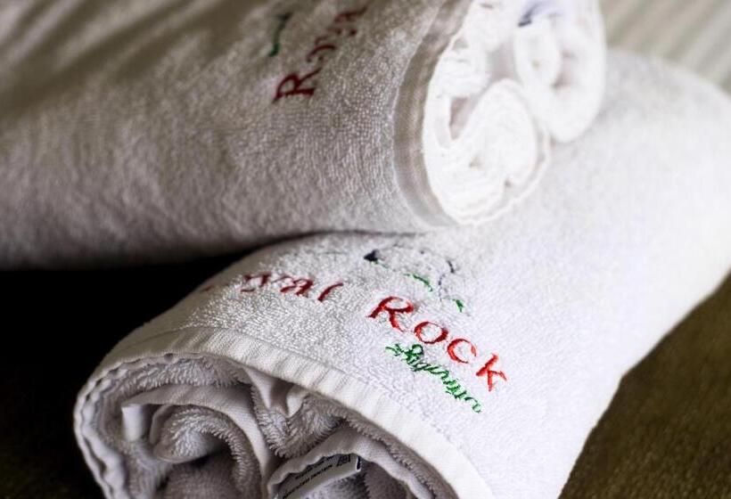 Номер Стандарт Вид на Бассейн, Royal Rock Sigiriya