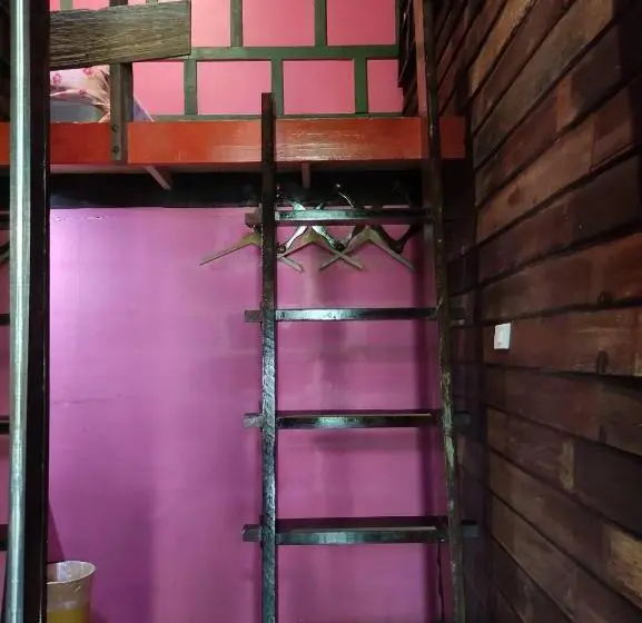 اتاق خانوادگی, Tamarind Guesthouse