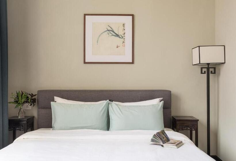 חדר דלוקס, Carnarvon House