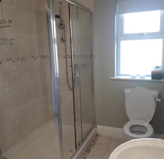 ファミリールーム, Dubhlinn House