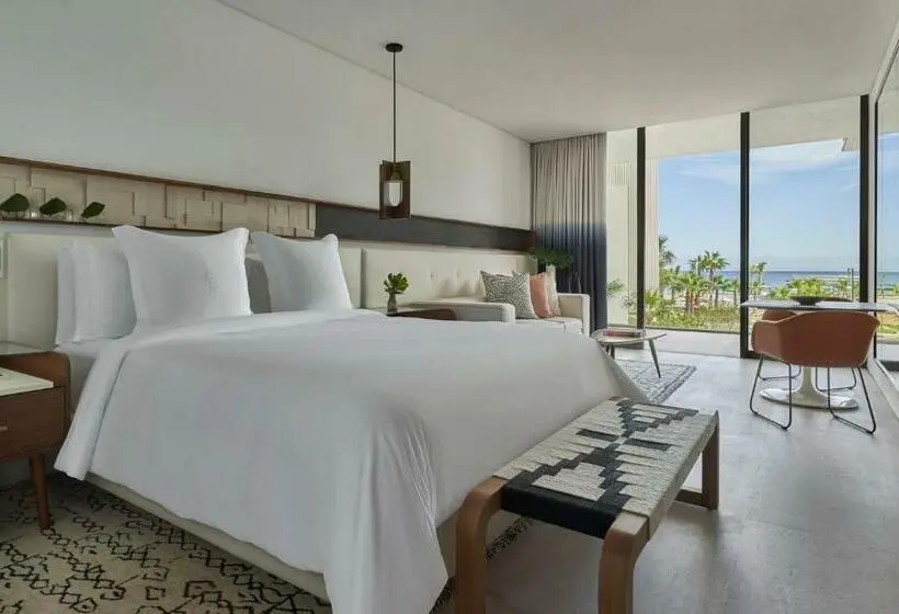 キングサイズベッドのスタンダードルーム, Four Seasons Resort Los Cabos