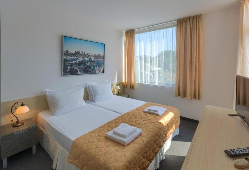 Номер Стандарт, Odyssey Sozopol