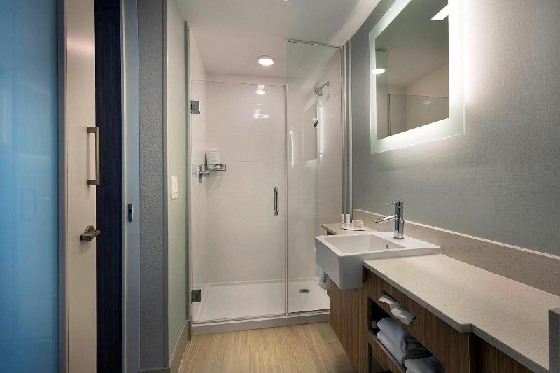 스탠다드 룸 킹사이즈 침대, Best Western Plus Spokane North
