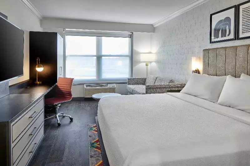 身障者適用キングサイズベッドルーム, Indigo Cleveland Downtown, An Ihg
