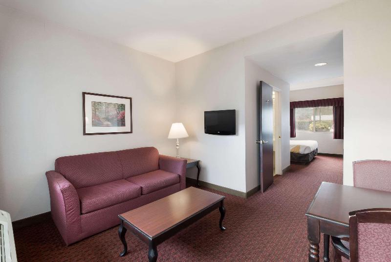 キングサイズベッドのスイートルーム, Quality Inn Grand Suites Bellingham