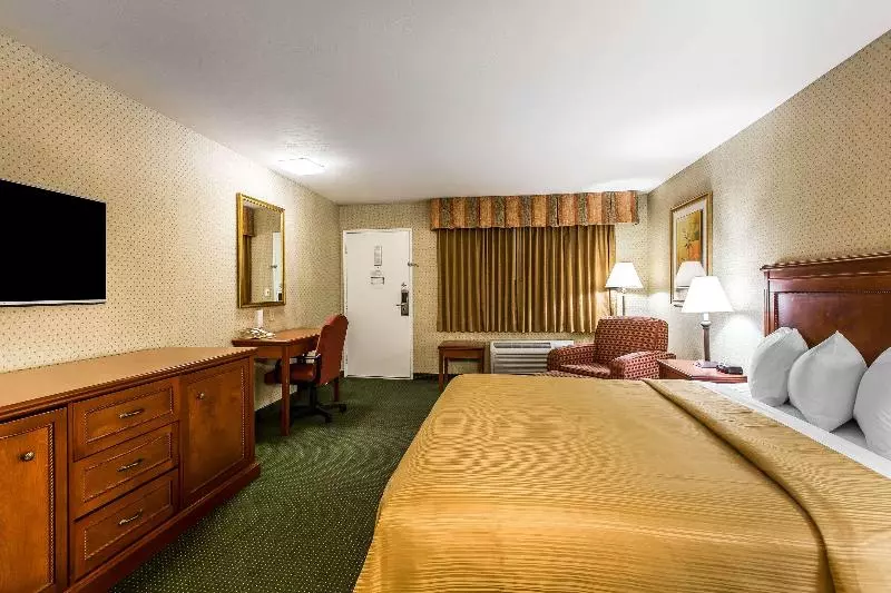 اتاق استاندارد با تخت بزرگ, Quality Inn Near China Lake Naval Station