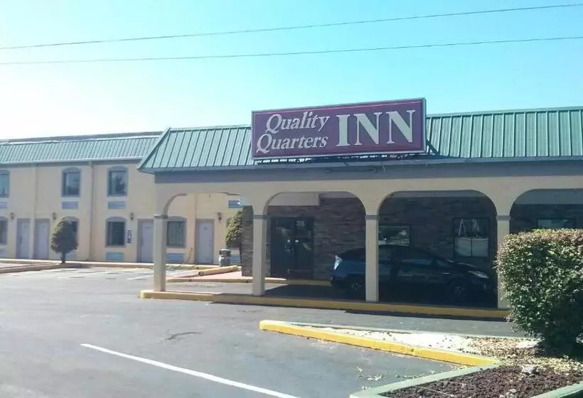ファミリールーム, Quality Quarters Inn