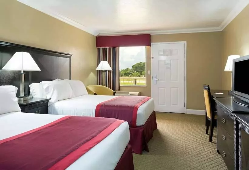 ２ダブルベッドのスタンダードルーム, Ramada By Wyndham Lake Placid