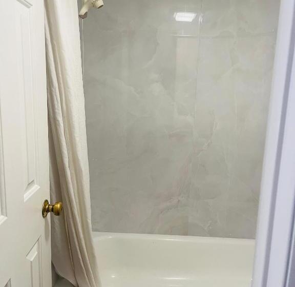 غرفة قياسية, Bourbon Capital Inn